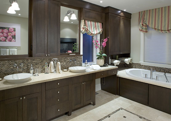 Rollover smaller images to view more photos